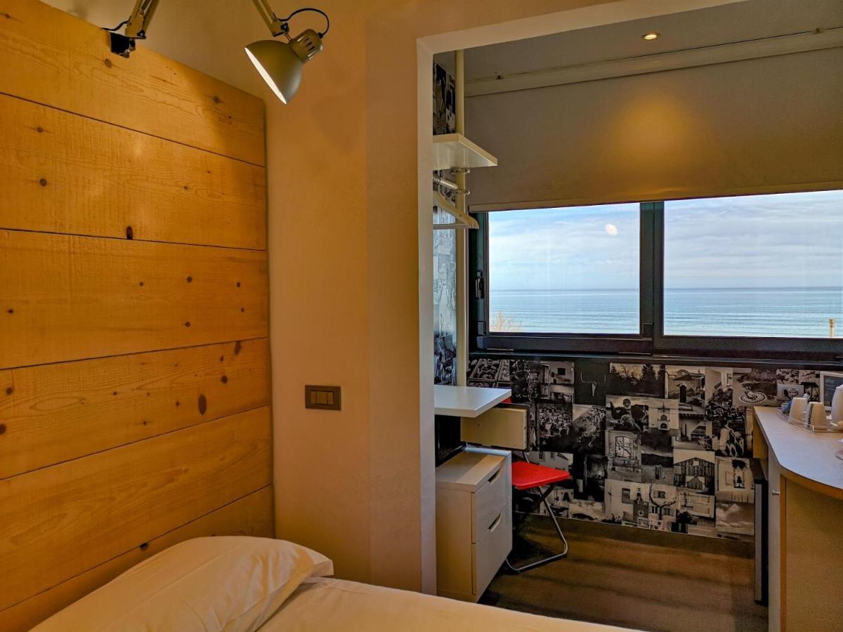 Hotel Perla - The Storyhoteller Riccione Exterior foto